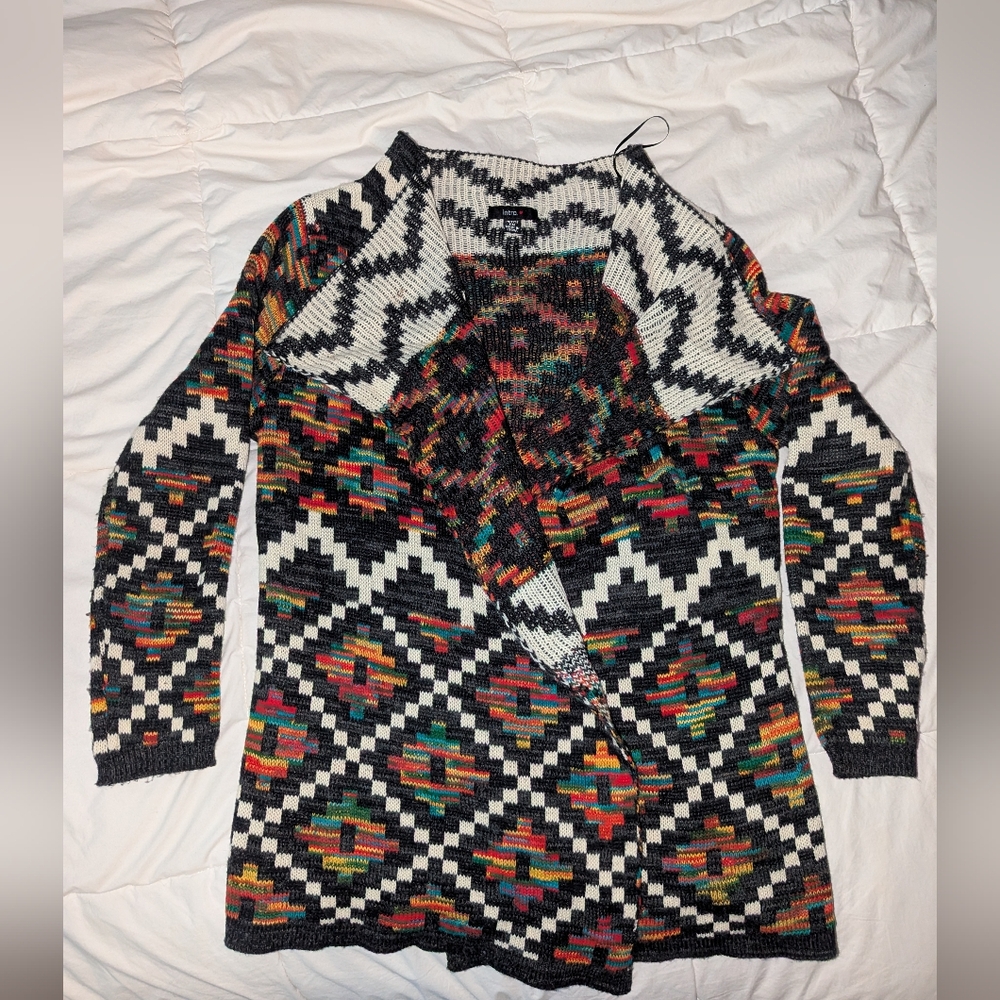 intro. Black and White Cardigan with Geometric Pattern
